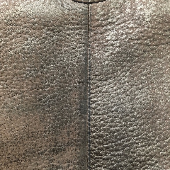 Fossil | "Explorer" Metallic Cross-Body Bag 🤩 - Picture 11 of 11